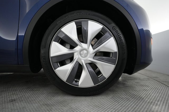 2023 Tesla Model Y — photo 15 of 21