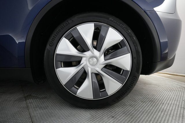 2023 Tesla Model Y — photo 16 of 21