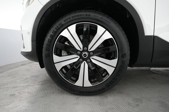 2023 Volvo XC40 Recharge — photo 15 of 21