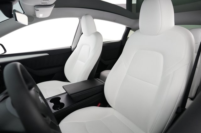 2024 Tesla Model Y — photo 3 of 21