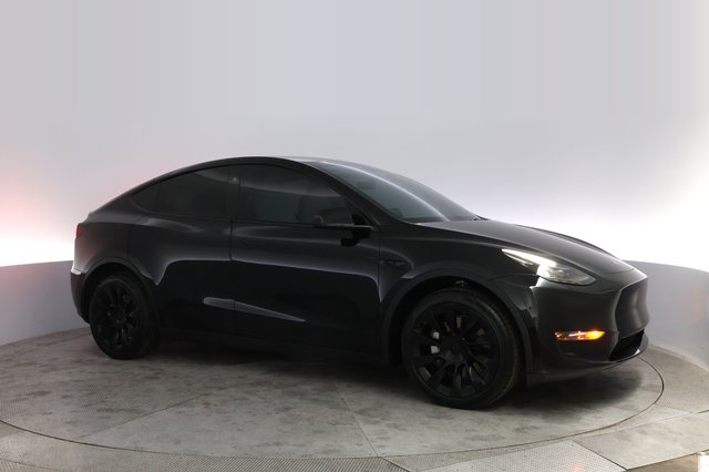 2024 Tesla Model Y — photo 11 of 21