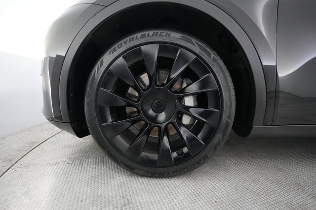 2024 Tesla Model Y — photo 15 of 21