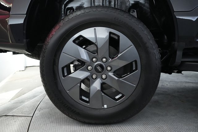 2025 Ford F-150 Lightning — photo 10 of 13