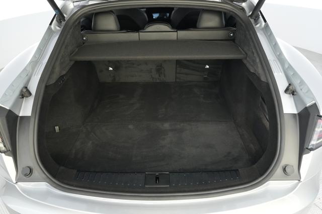 2025 Tesla Model S — photo 6 of 21