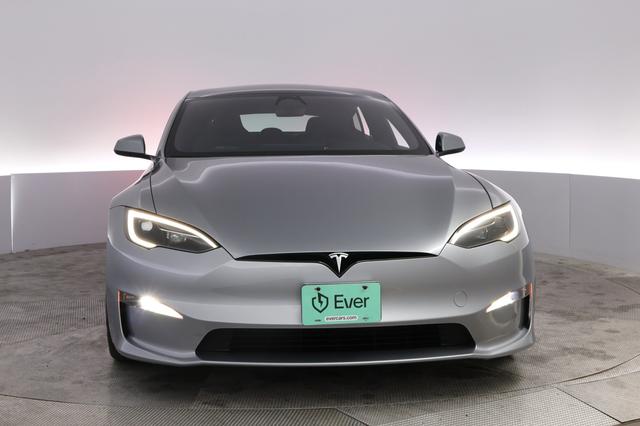 2025 Tesla Model S — photo 9 of 21