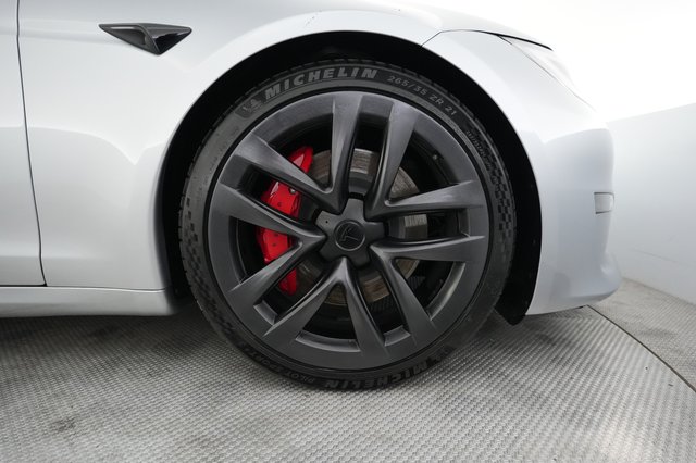 2025 Tesla Model S — photo 16 of 21