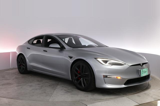 2025 Tesla Model S — photo 10 of 21