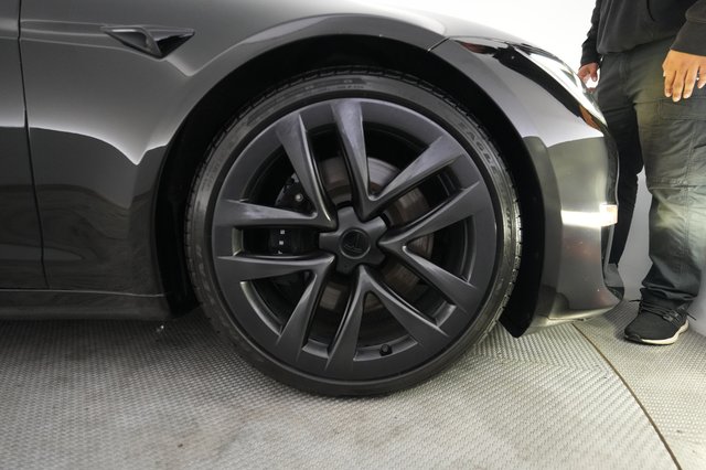 2023 Tesla Model S — photo 16 of 21