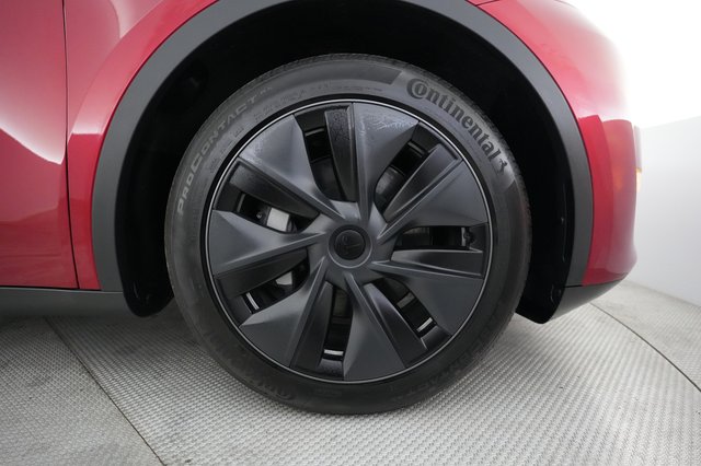 2025 Tesla Model Y — photo 15 of 23