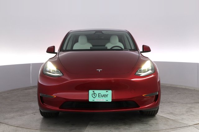 2025 Tesla Model Y — photo 9 of 23
