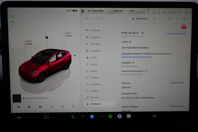 2025 Tesla Model Y — photo 5 of 23