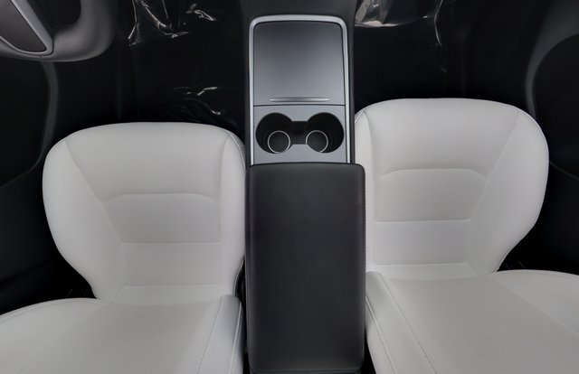2025 Tesla Model Y — photo 21 of 23