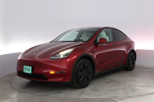 2025 Tesla Model Y — VIN 7SAYGDED4SF230651