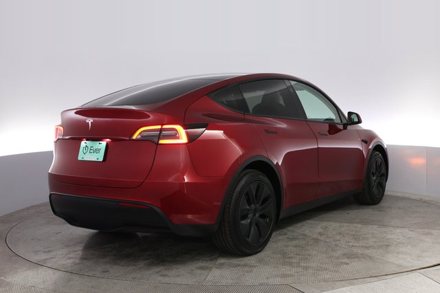 2025 Tesla Model Y — photo 2 of 23