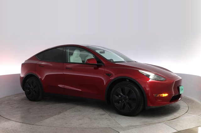 2025 Tesla Model Y — photo 11 of 23