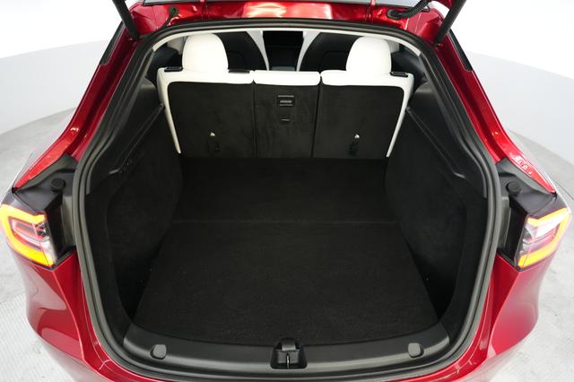 2025 Tesla Model Y — photo 6 of 23