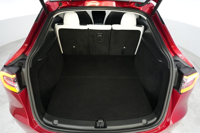 2025 Tesla Model Y — photo 6 of 23