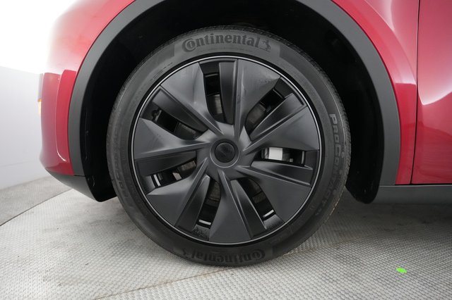 2025 Tesla Model Y — photo 7 of 23