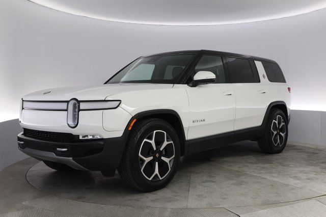 2024 Rivian R1S — VIN 7PDSGBBA8RN039496
