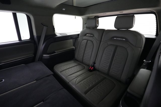 2024 Rivian R1S — photo 20 of 23