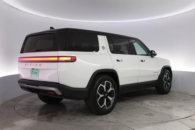 2024 Rivian R1S