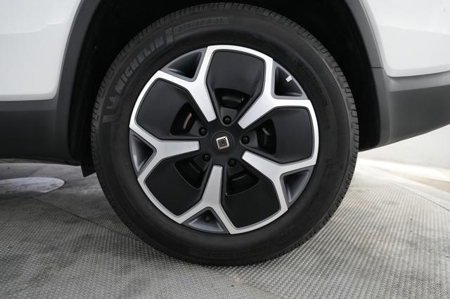 2024 Rivian R1S