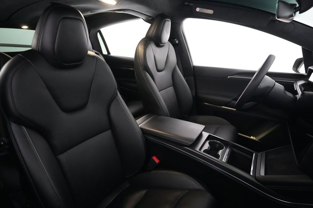 2024 Tesla Model X — photo 18 of 23
