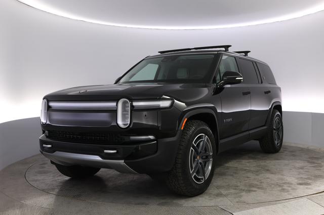 2025 Rivian R1S