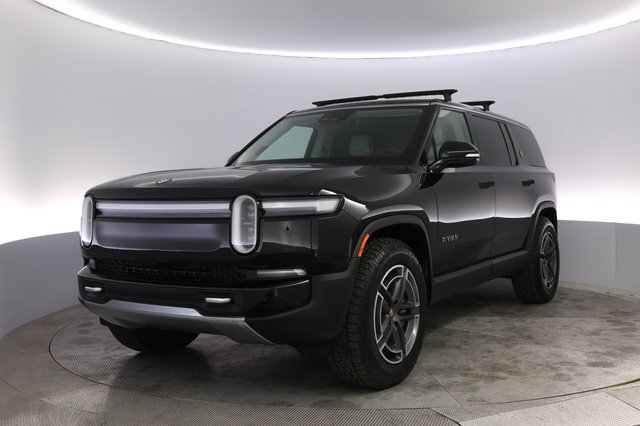 2025 Rivian R1S — VIN 7PDSGBBA3SN057569