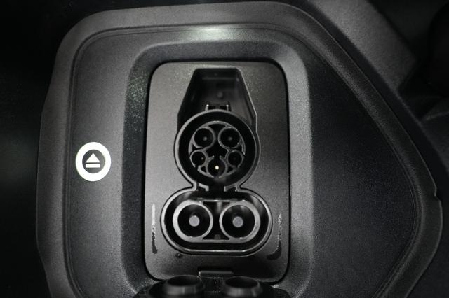 2025 Rivian R1S