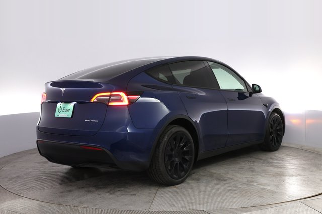 2021 Tesla Model Y — photo 2 of 22
