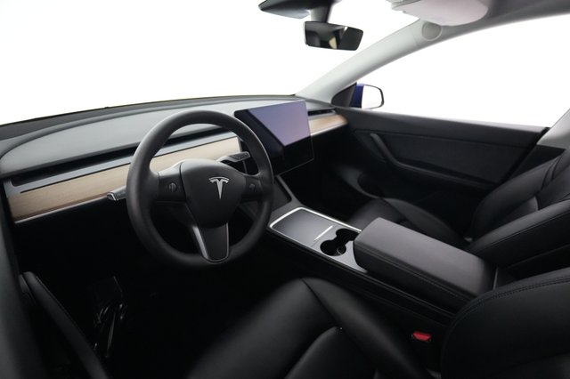 2021 Tesla Model Y — photo 18 of 22