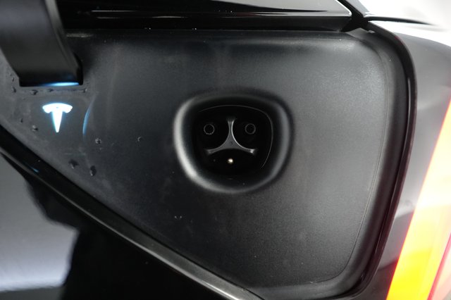 2023 Tesla Model Y — photo 8 of 24