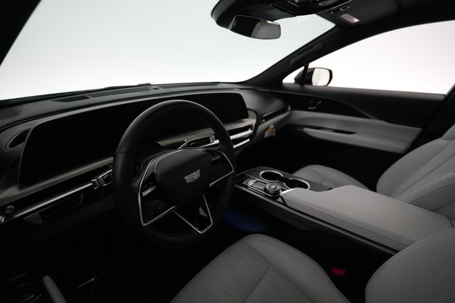 2024 Cadillac Lyriq — photo 18 of 21