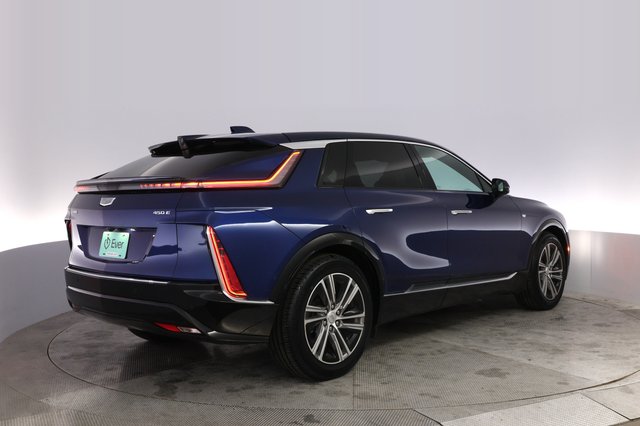 2024 Cadillac Lyriq — photo 2 of 21