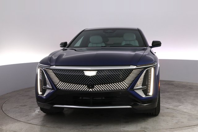 2024 Cadillac Lyriq — photo 9 of 21