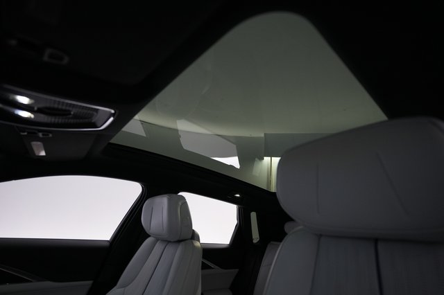 2024 Cadillac Lyriq — photo 20 of 21