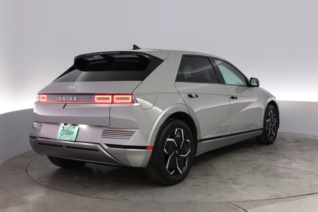 2024 Hyundai IONIQ 5 — photo 2 of 21