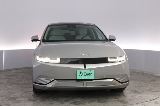 2024 Hyundai IONIQ 5 — photo 9 of 21