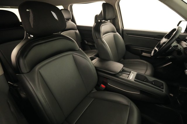 2024 Kia EV9 — photo 18 of 27