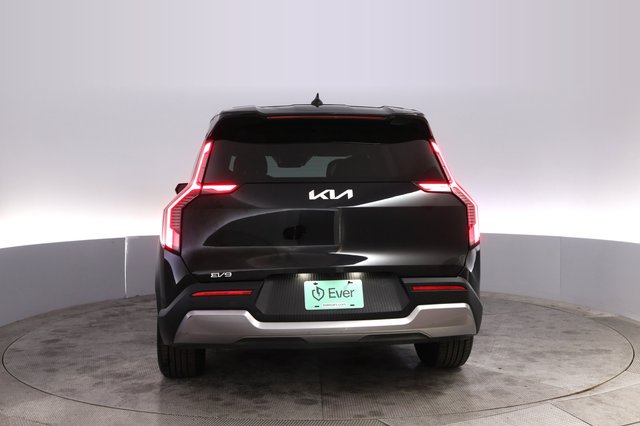 2024 Kia EV9 — photo 12 of 27