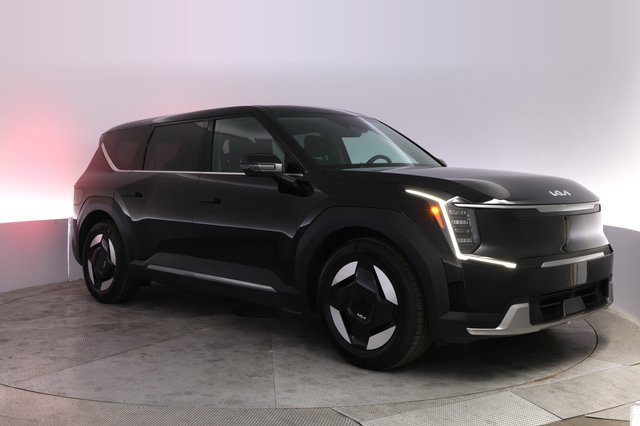 2024 Kia EV9 — photo 10 of 27
