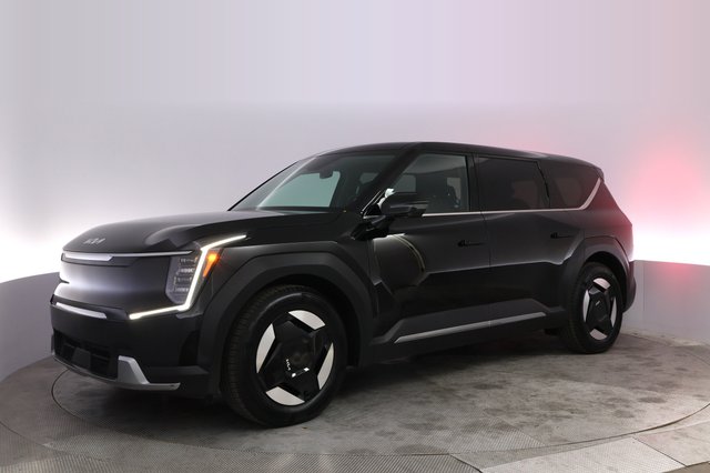 2024 Kia EV9 — photo 14 of 27
