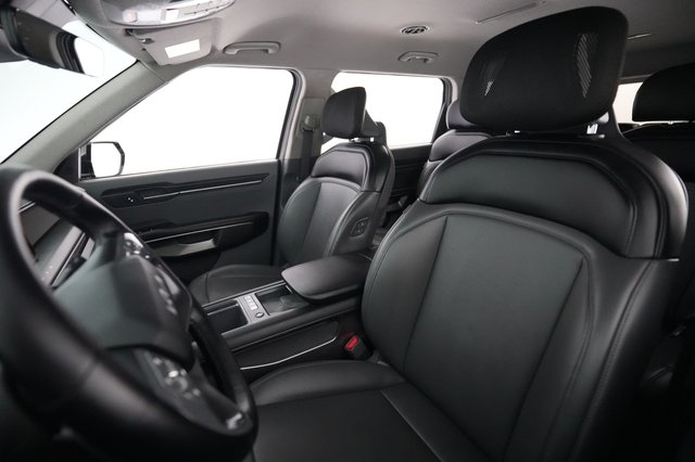 2024 Kia EV9 — photo 3 of 27