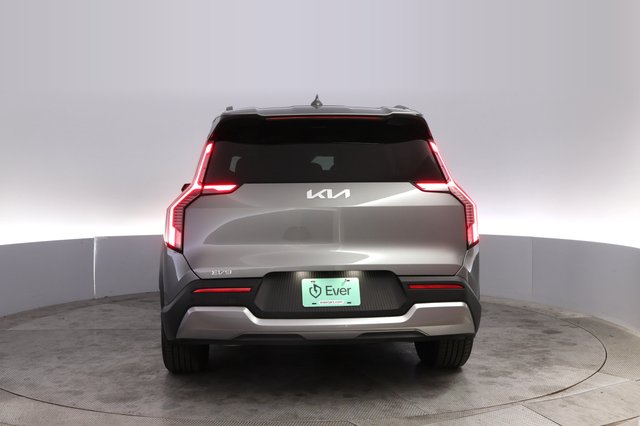 2024 Kia EV9 — photo 12 of 27