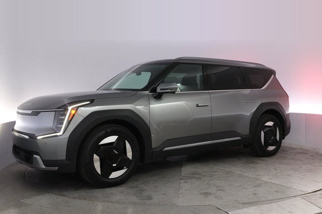 2024 Kia EV9 — photo 14 of 27