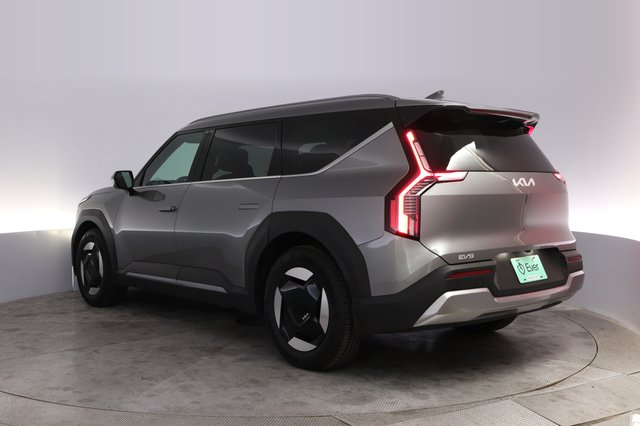 2024 Kia EV9 — photo 13 of 27