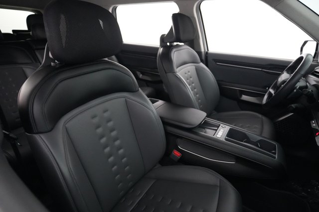 2024 Kia EV9 — photo 18 of 27