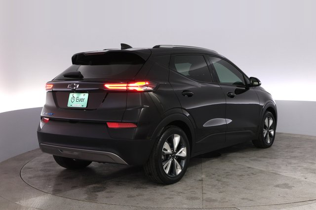 2023 Chevrolet Bolt EUV — photo 2 of 23