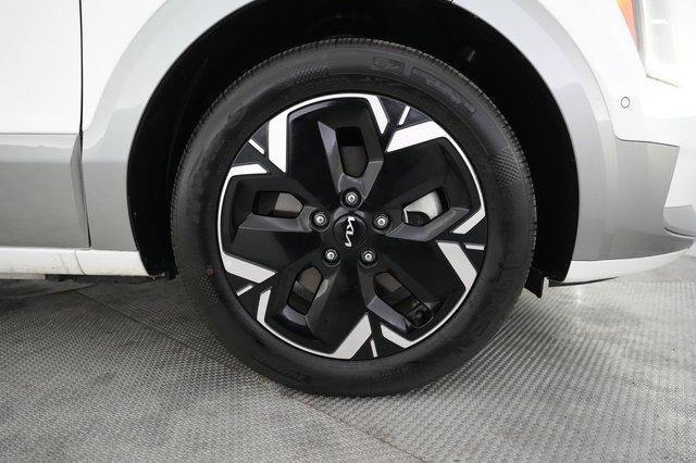2023 Kia Niro EV — photo 16 of 21